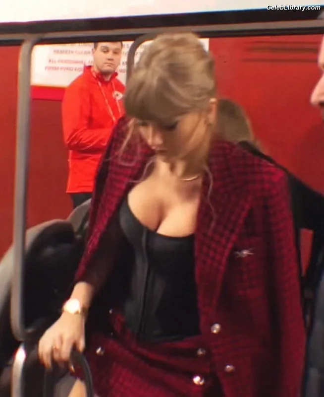 Taylor Swift photo 10 of 4190