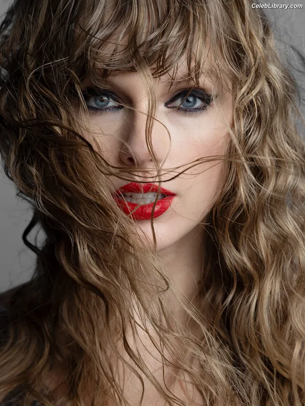 Taylor Swift photo 12 of 4190