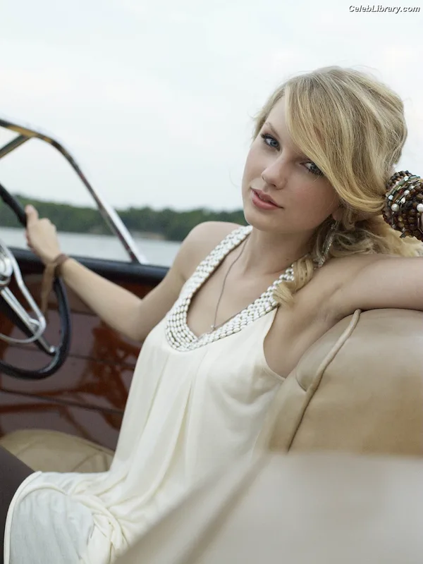 Taylor Swift photo 6 of 4190