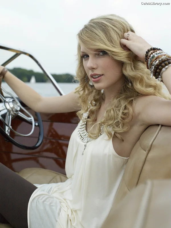 Taylor Swift photo 5 of 4190