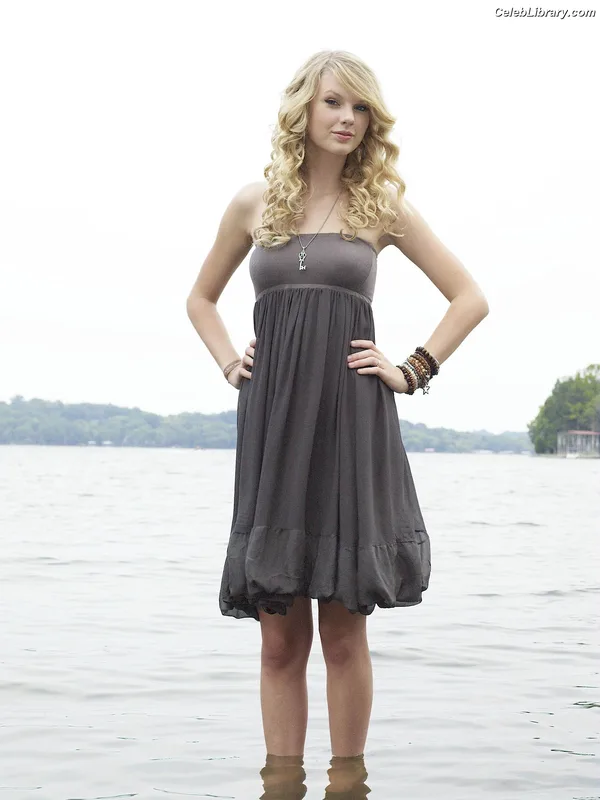 Taylor Swift photo 18 of 4190