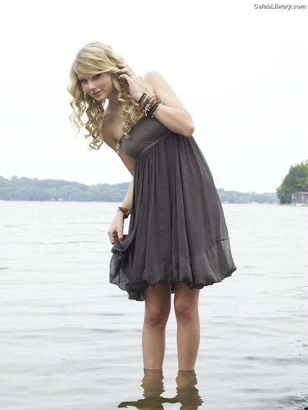 Taylor Swift photo 17 of 4190