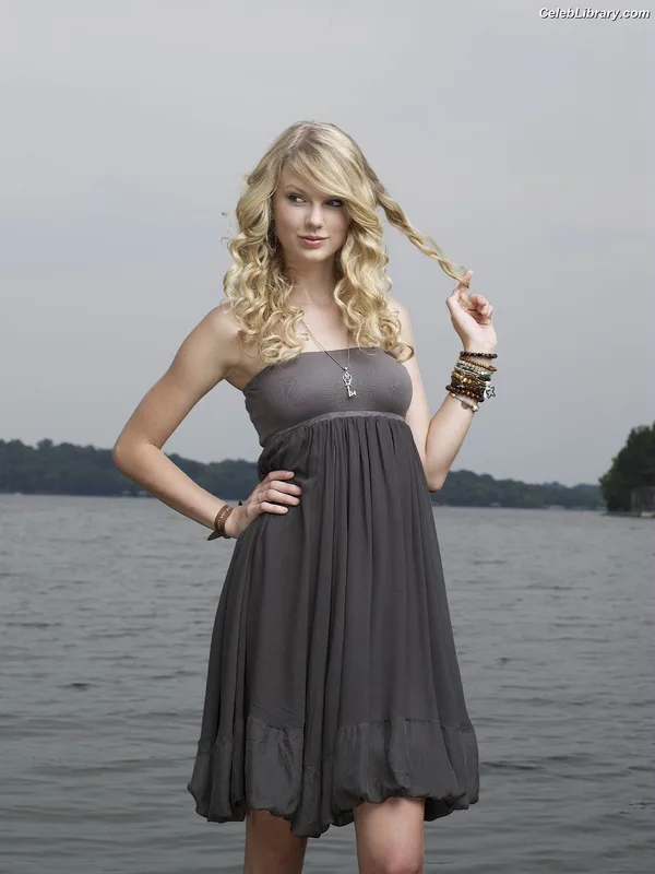 Taylor Swift photo 18 of 4190
