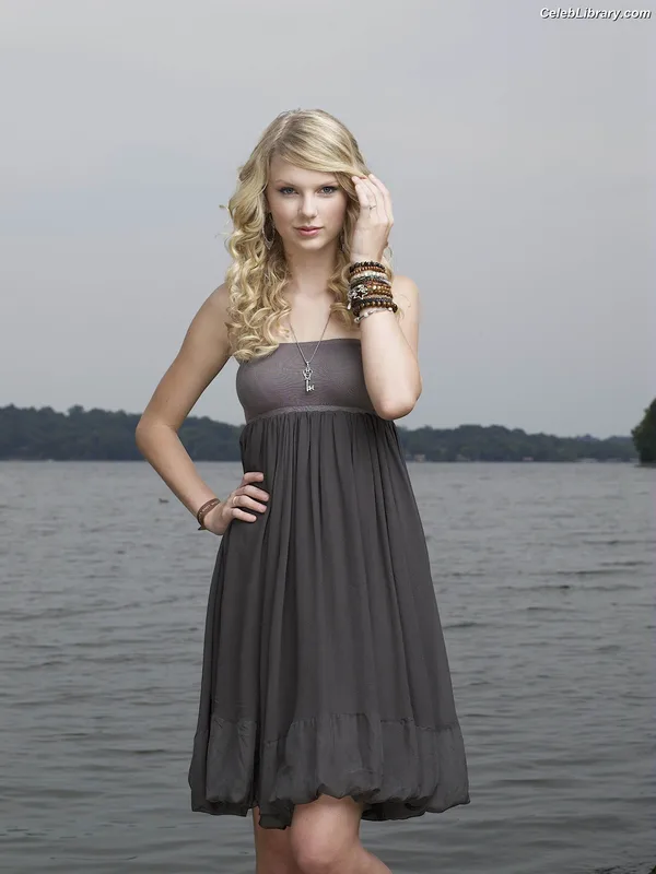 Taylor Swift photo 21 of 4190