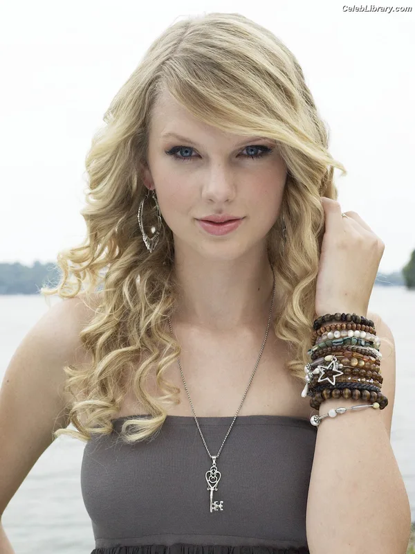 Taylor Swift photo 4 of 4190