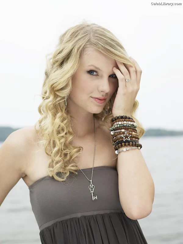 Taylor Swift photo 5 of 4190