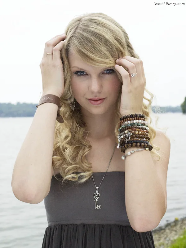 Taylor Swift photo 6 of 4190