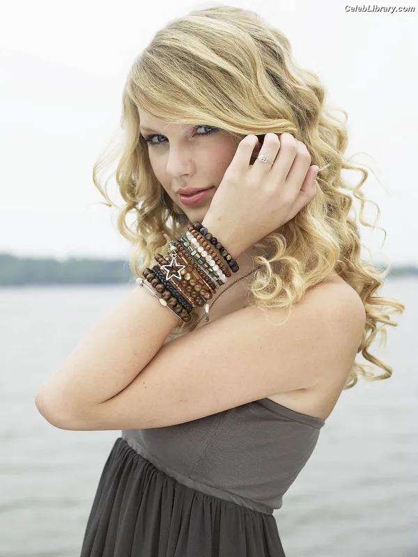 Taylor Swift photo 11 of 4190