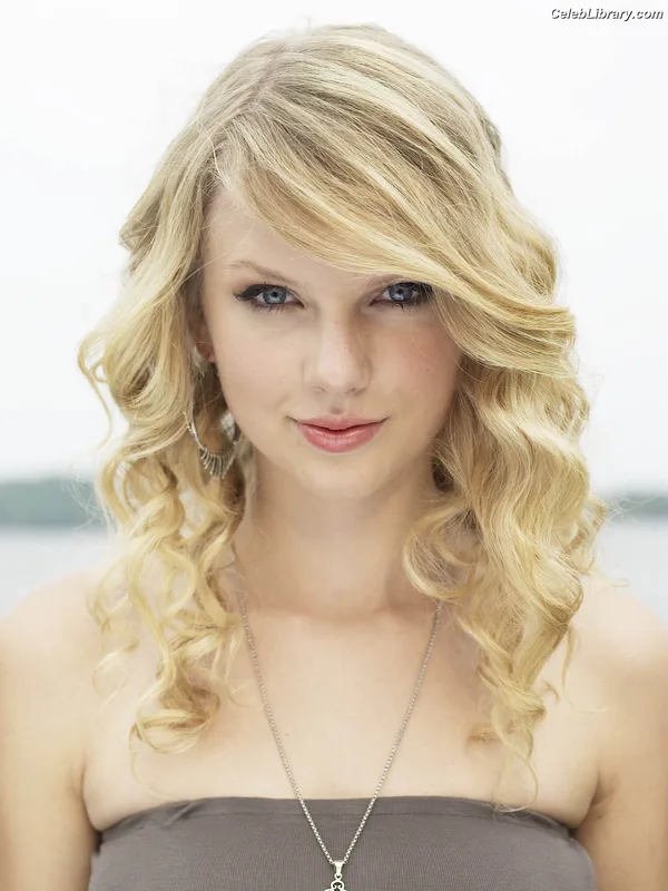 Taylor Swift photo 11 of 4190