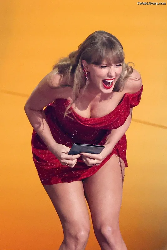 Taylor Swift photo 21 of 4190