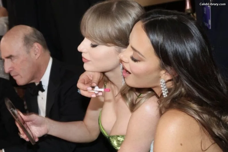 Taylor Swift photo 22 of 4190