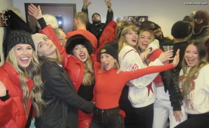 Taylor Swift photo 14 of 4190