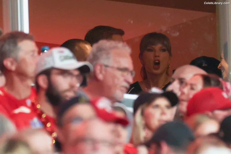 Taylor Swift photo 7 of 4190