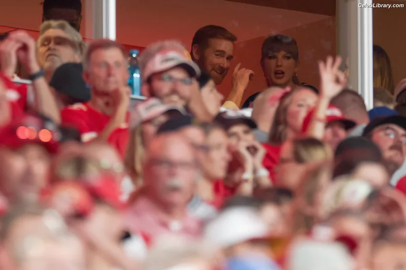 Taylor Swift photo 9 of 4190