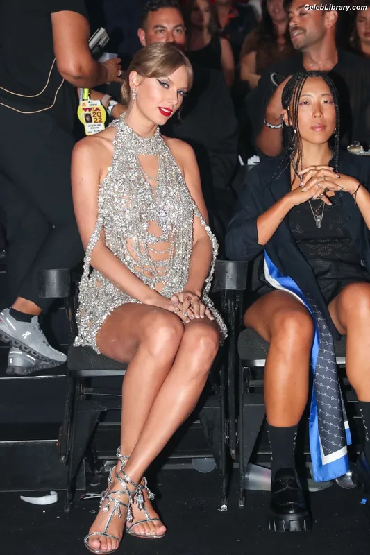 Taylor Swift photo 19 of 4190