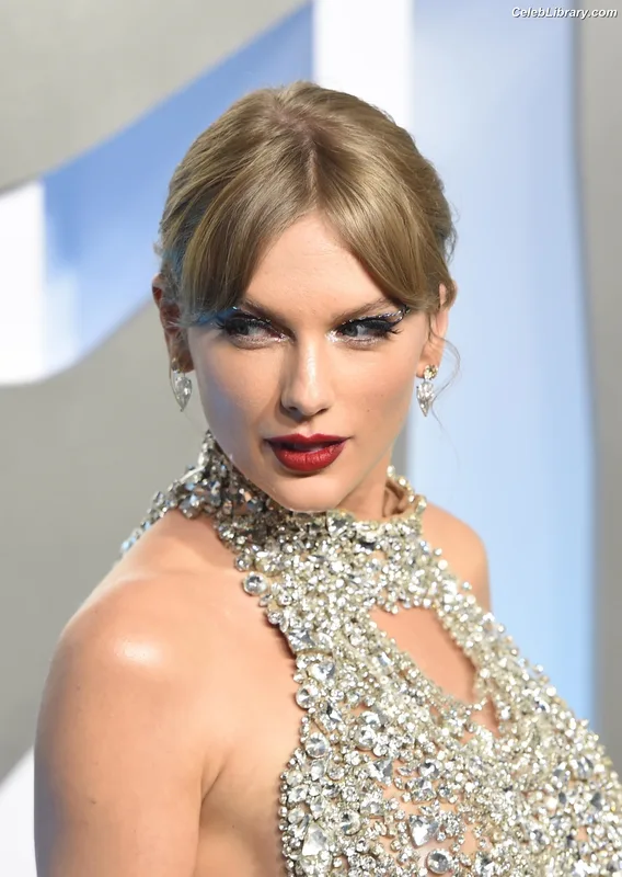 Taylor Swift photo 8 of 4190
