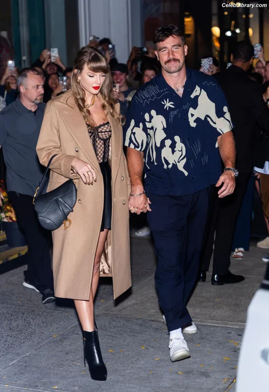 Taylor Swift photo 1 of 4190