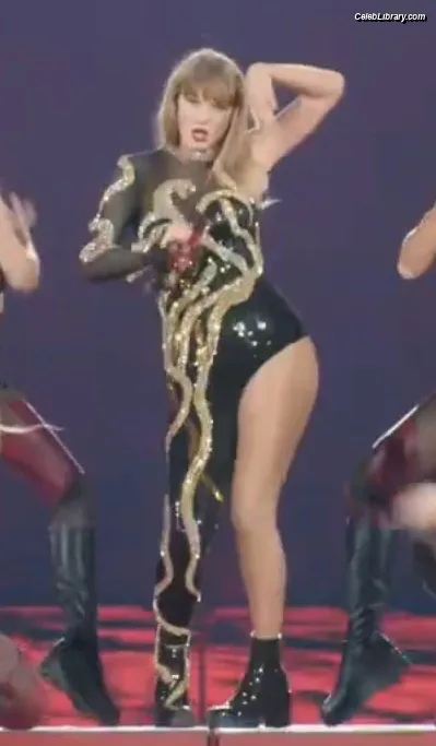 Taylor Swift photo 24 of 4190