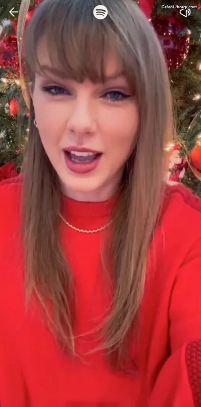Taylor Swift photo 4 of 4190