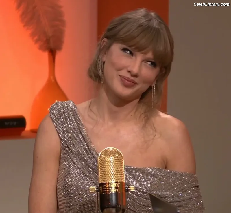 Taylor Swift photo 6 of 4190