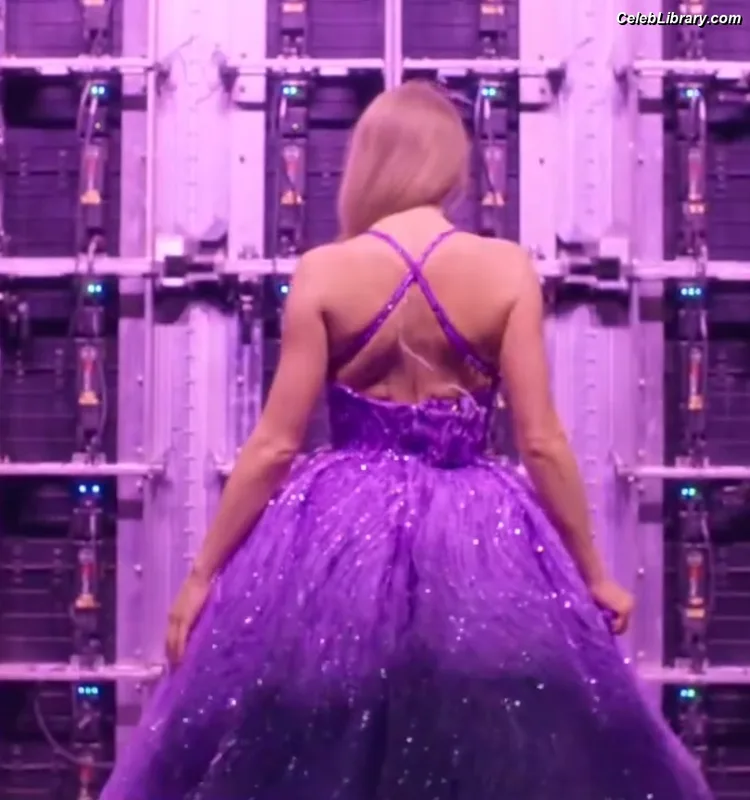 Taylor Swift photo 13 of 4190