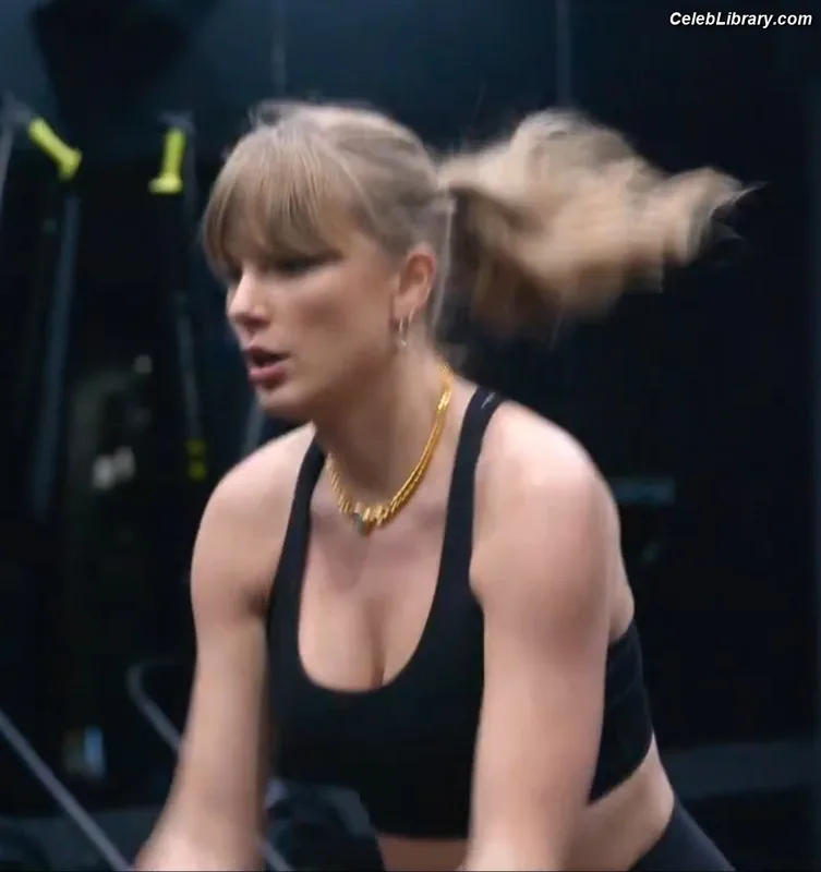 Taylor Swift photo 8 of 4190