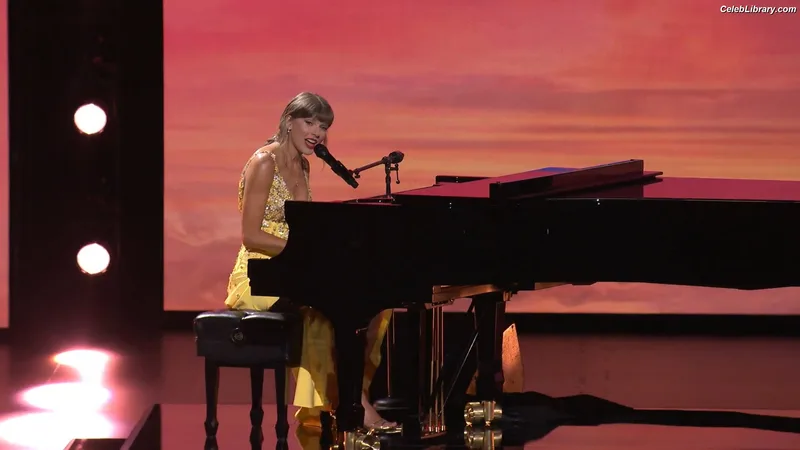 Taylor Swift photo 11 of 4190