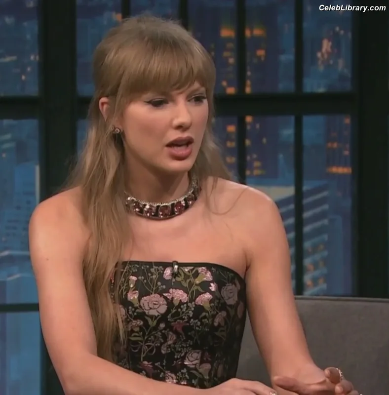 Taylor Swift photo 18 of 4190