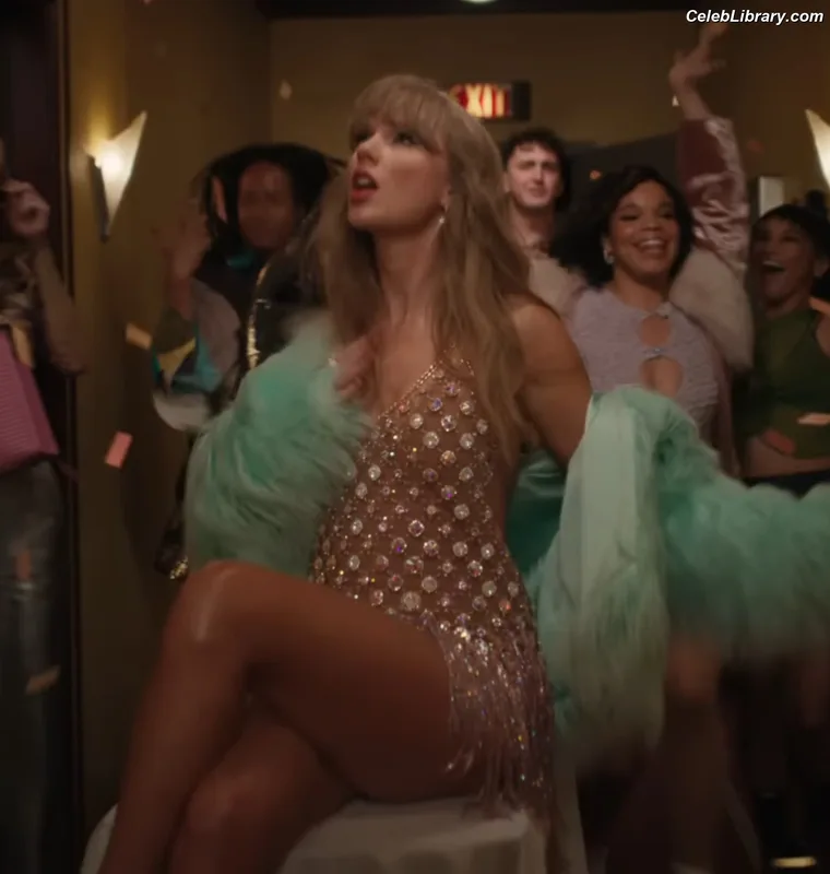 Taylor Swift photo 15 of 4190