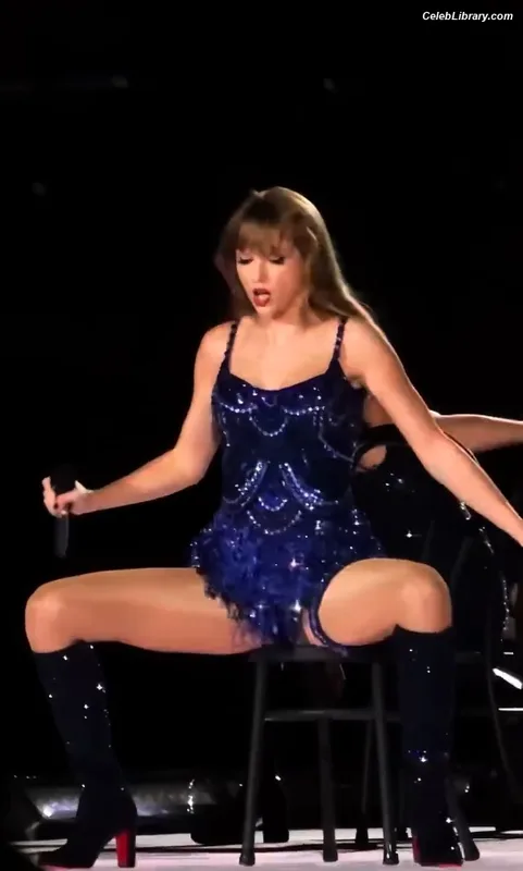Taylor Swift photo 24 of 4190