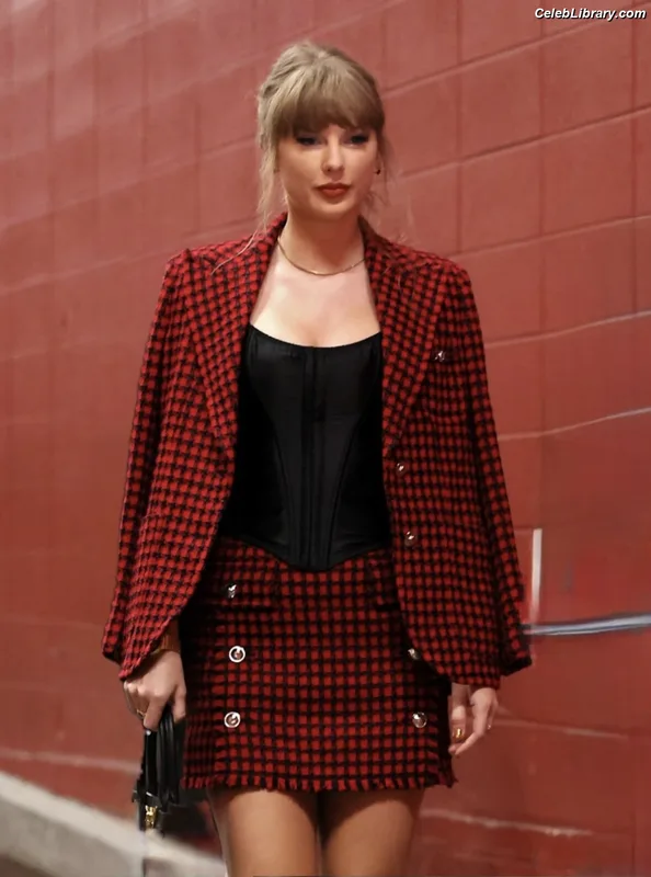 Taylor Swift photo 22 of 4190
