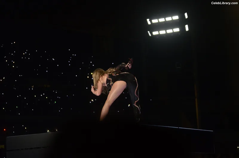 Taylor Swift photo 19 of 4190
