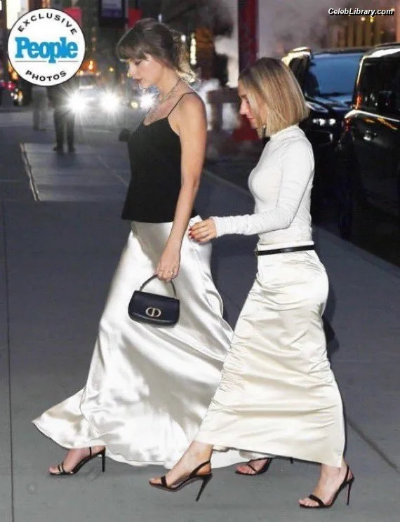 Taylor Swift photo 4 of 4190