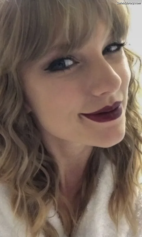 Taylor Swift photo 9 of 4190