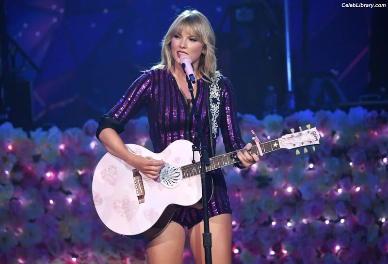 Taylor Swift photo 5 of 4190