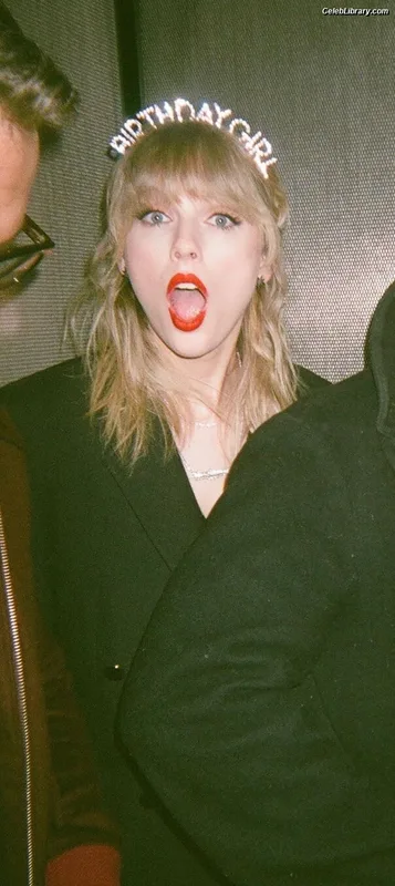 Taylor Swift photo 11 of 4190