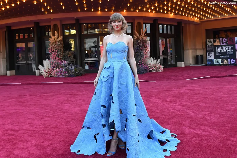 Taylor Swift photo 7 of 4190