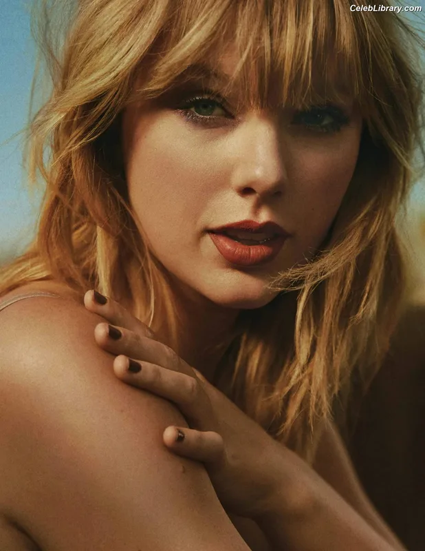 Taylor Swift photo 24 of 4190