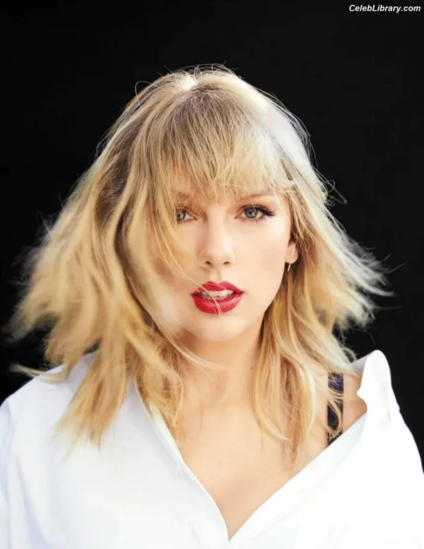 Taylor Swift photo 1 of 4190