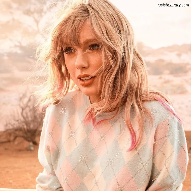 Taylor Swift photo 16 of 4190