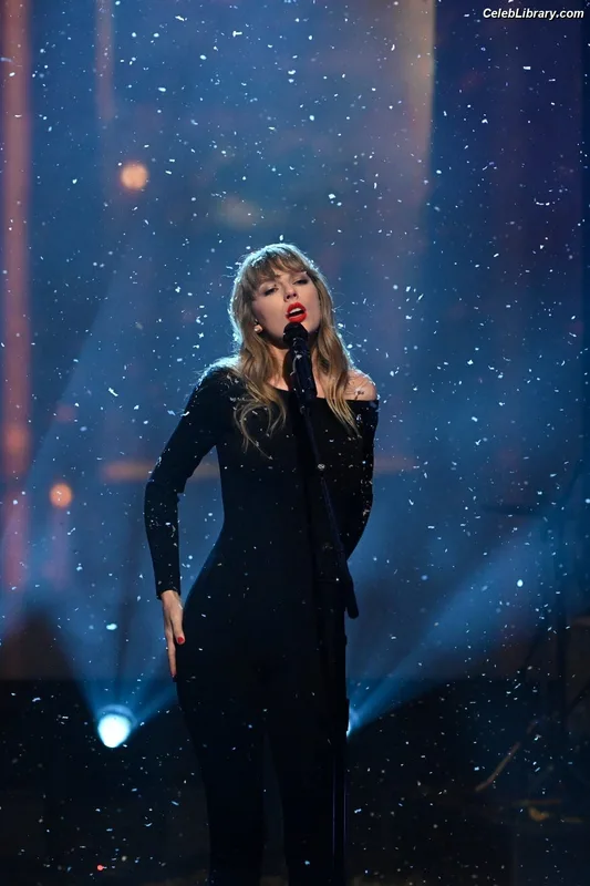 Taylor Swift photo 7 of 4190
