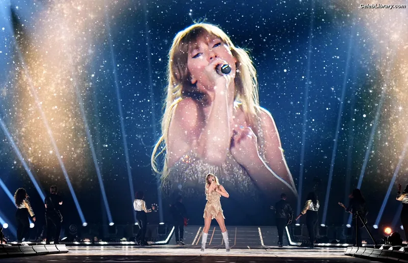 Taylor Swift photo 16 of 4190