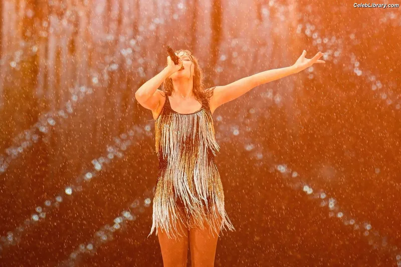 Taylor Swift photo 11 of 4190