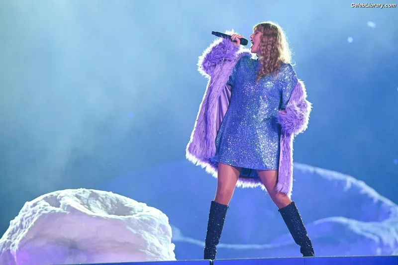 Taylor Swift photo 4 of 4190