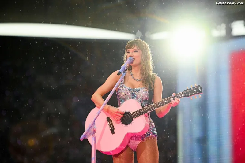 Taylor Swift photo 5 of 4190