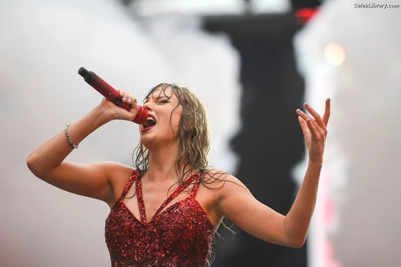 Taylor Swift photo 4 of 4190