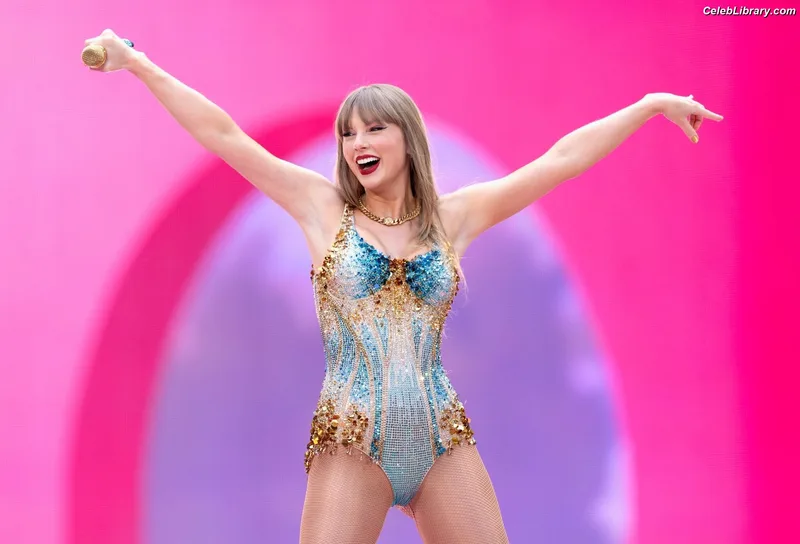 Taylor Swift photo 20 of 4190