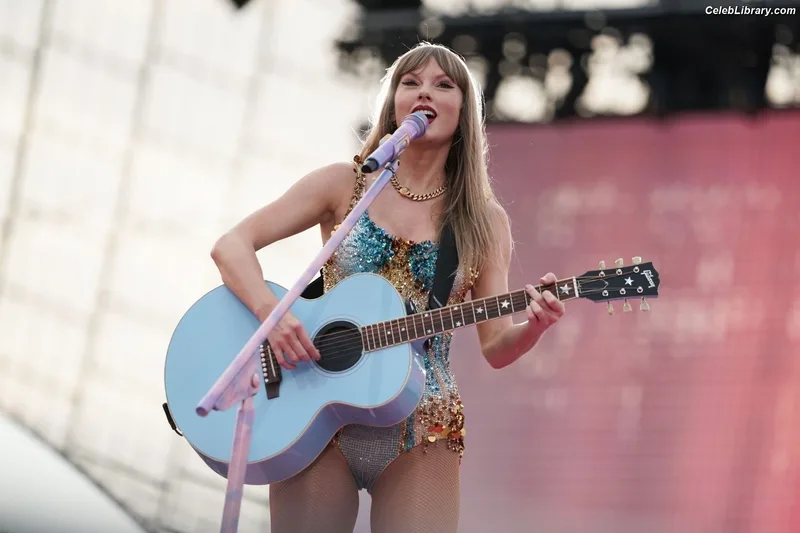 Taylor Swift photo 12 of 4190