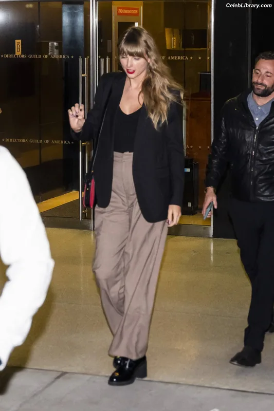 Taylor Swift photo 6 of 4190