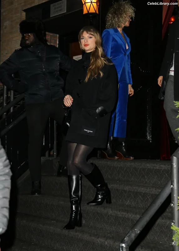 Taylor Swift photo 23 of 4190